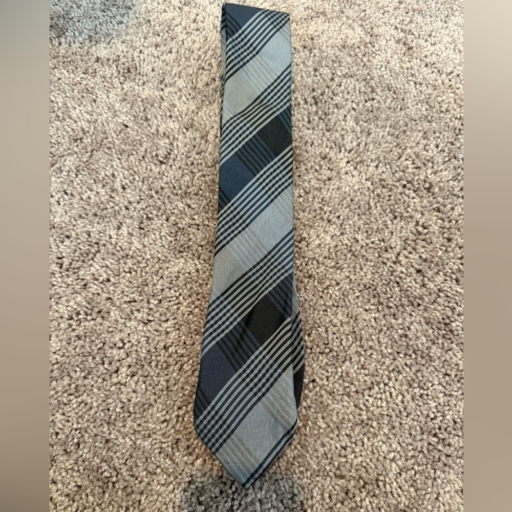 Apt. 9 Black and Gray Plaid Tie
